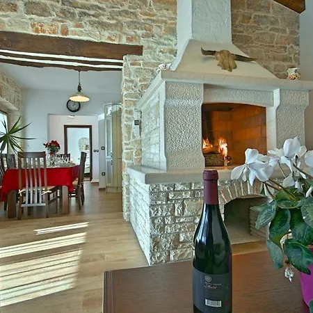 Holiday home Gina Valtura