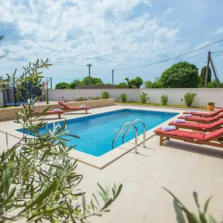 Holiday home Gina *