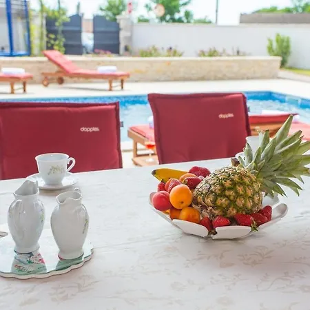 Holiday home Gina Valtura